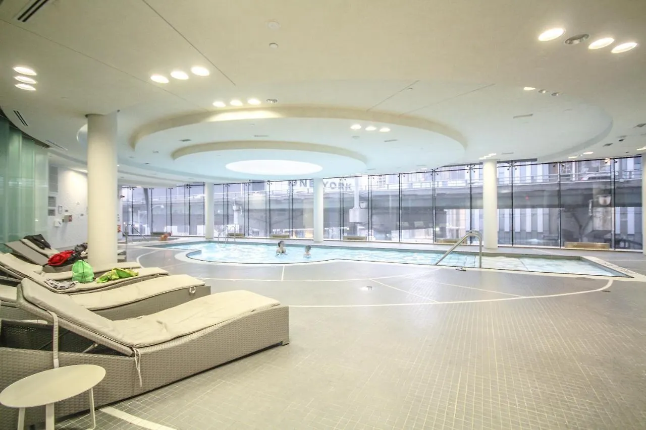 The Bay Suites - Entertainment Dist Canada
